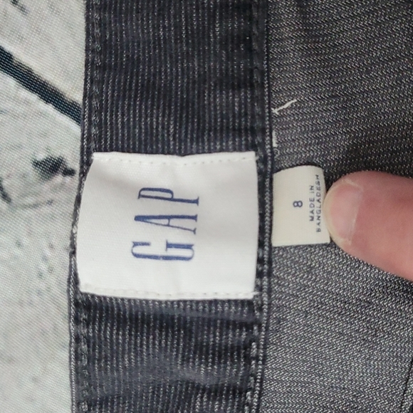 GAP Charcoal Gray Corduroy Shorts with raw hem Size 8 - Picture 9 of 10